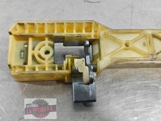 SOPORTE MANETA EXTERIOR TRASERA DERECHA Kia Sportage (KM)(2005->)