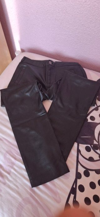 Pantalón cuero negro