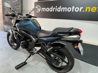 Yamaha FZ6 Fazer 600