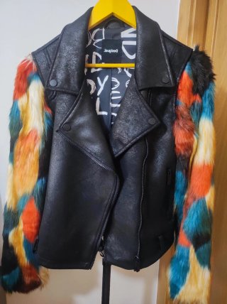 Chaqueta Desigual Biker Negra Mangas Multicolor