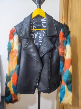 Chaqueta Desigual Biker Negra Mangas Multicolor