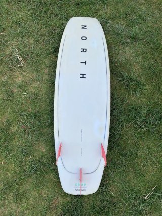 Tabla Kitesurf NORTH Strapless