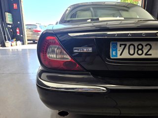 Jaguar XJ XJ6 2.7D V6 Executive 4p. Auto
