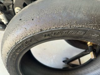 Neumáticos Slick Dunlop Bridgestone