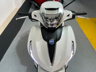 Piaggio Beverly 300 HPE