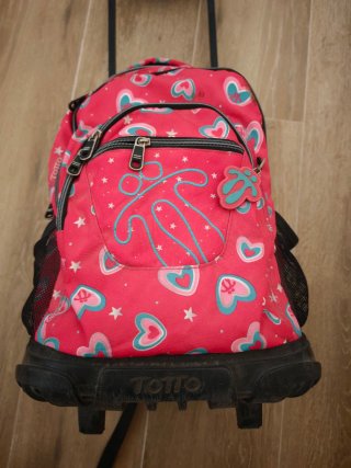 Mochila Totto con ruedas y estampado de corazones