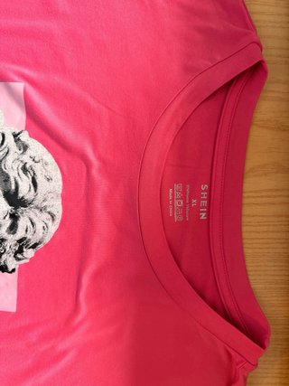 Camiseta rosa oversize