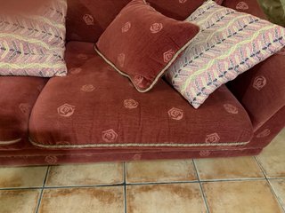 Sofá de terciopelo rojo 2 plazas