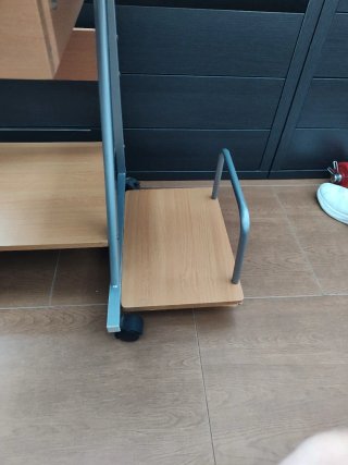 Mesa de ordenador de madera y metal