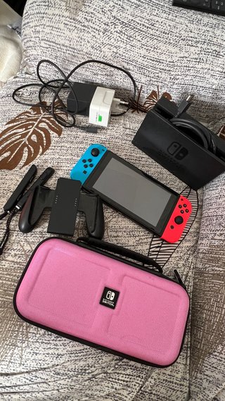 Nintendo Switch Azul y Rojo