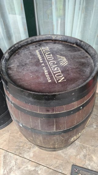 2 Barricas de vino para mesa