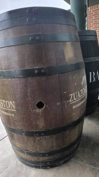 2 Barricas de vino para mesa