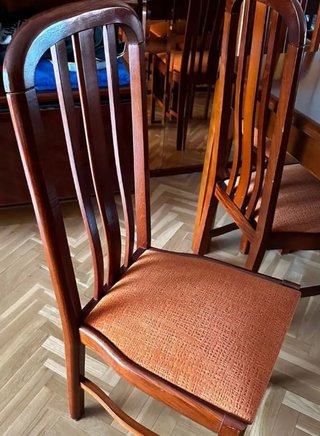 Mesa de comedor con 6 sillas de madera