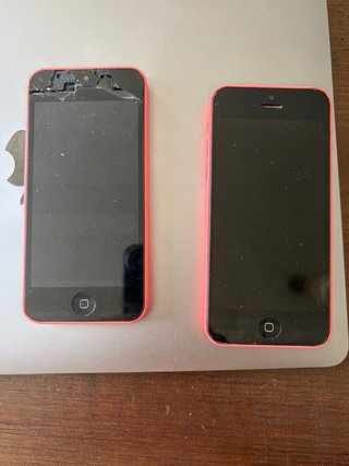 2 iPhones 5c Rosa para piezas o coleccionismo.