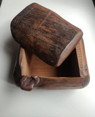 Caja de madera artesanal
