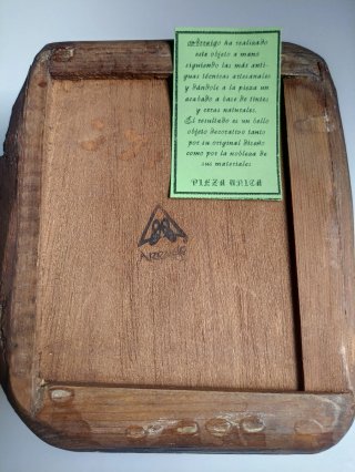 Caja de madera artesanal