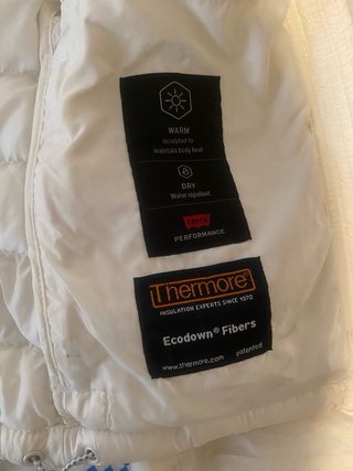 Cazadora Levis de plumas blanca