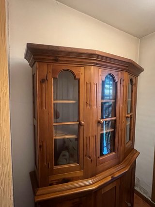 Vitrina de madera cerezo con cristal