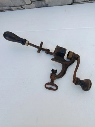 Antigua herramienta para cartuchos