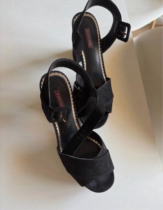 Zapatos de tacón negros plataforma