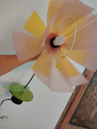 Lámpara infantil flor como nueva