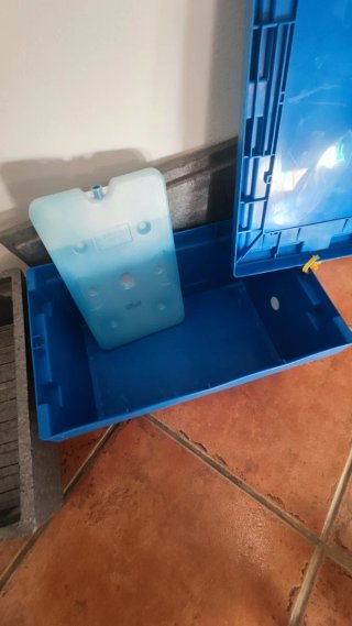 Caja Fujifilm Plástico resistente, con contenedor.