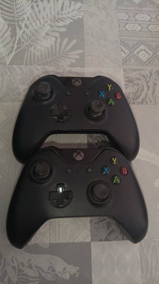 Xbox One con 2 mandos