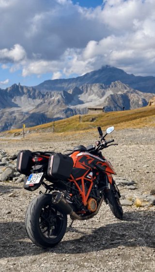 KTM 1290 Super Duke R Naranja