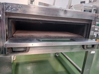 Horno de pizzas trifásico con soporte