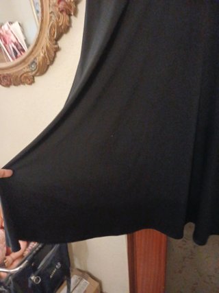 Vestido negro cruzado sin mangas