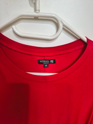 Maglia Bugatti rossa taglio asimmetrico M