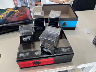 Caja Unmatched para guardar cartas