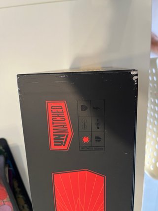 Caja Unmatched para guardar cartas