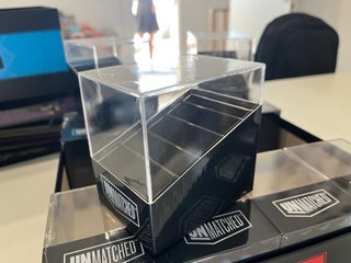 Caja Unmatched para guardar cartas