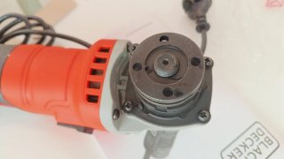 Amoladora Black+Decker 710W 115mm BEG010
