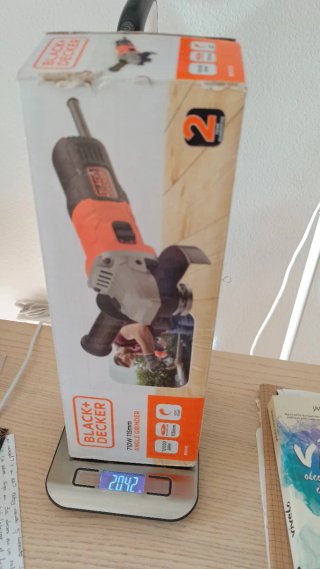 Amoladora Black+Decker 710W 115mm BEG010