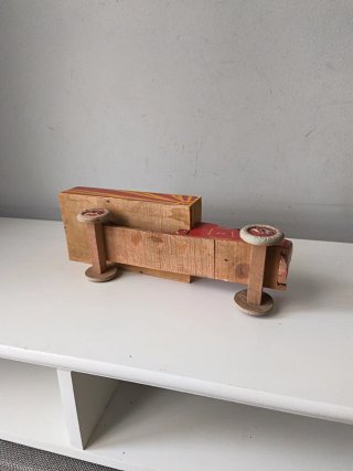 Camión de juguete antiguo de madera