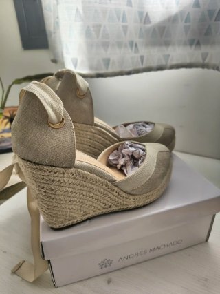 Sandalias cuña alta yute beige