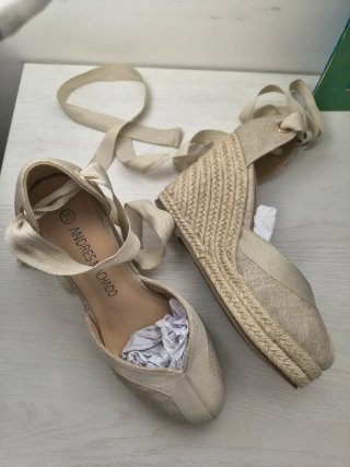 Sandalias cuña alta yute beige