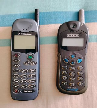 Teléfonos Motorola y Alcatel Colección