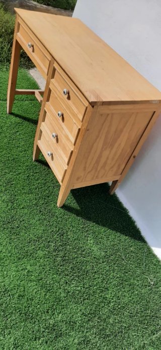 Escritorio madera maciza con cajones