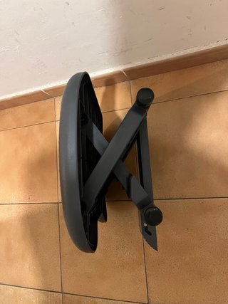 Reposapiés elevador para escritorio