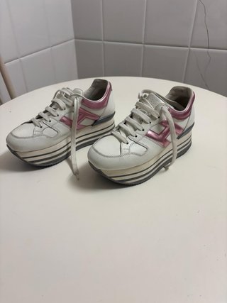Zapatillas Hogan blancas y rosas