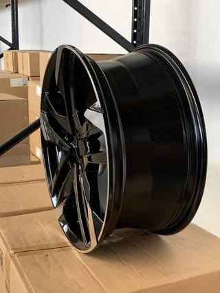 4 LLANTAS XE170 7.5X17 5X108 ET40 65.1 BFP