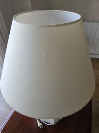 Lámpara de sobremesa blanca – 67 x 45 cm