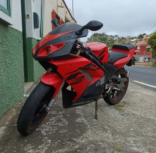 Rieju RS2 125 Roja y Negra