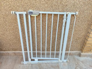 Barrera de seguridad Chicco para escaleras