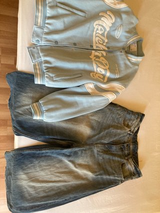 Cazadora y pantalón vaquero