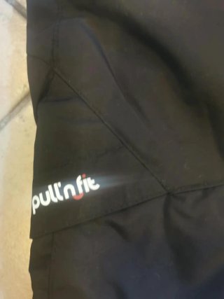 Pantaloni sci neri con bretelle