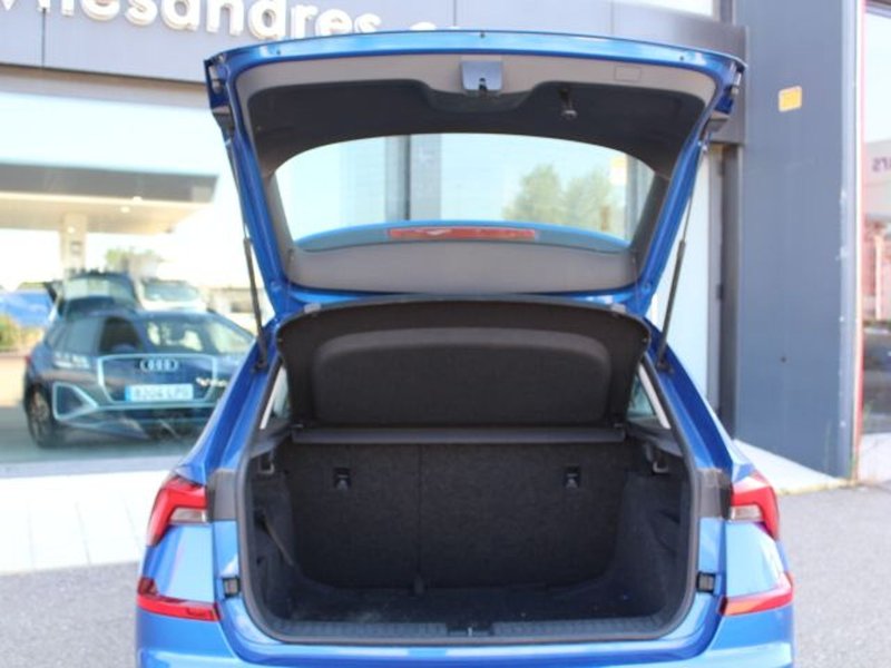 Škoda Kamiq 1.0 TSI Essence 2024, foto 19